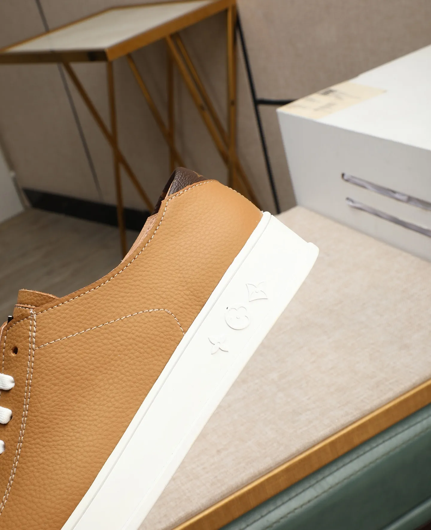 Men's shoes 💰440 📛📛【LOUIS VUITTON】Louis Vuitton official website synchronized new products 👟Milan fashion catwalk style 🇰🇾🇰🇾LV family logo, celebrity style, a must-have for fashionistas ⚠️First-layer calfskin ➕Genuine leather lining ➕Official website original version special outsole 👞Number 38-44